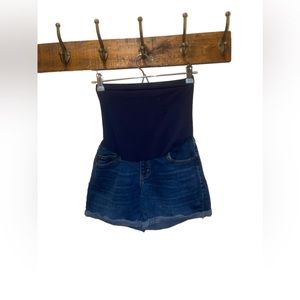 Maternity shorts